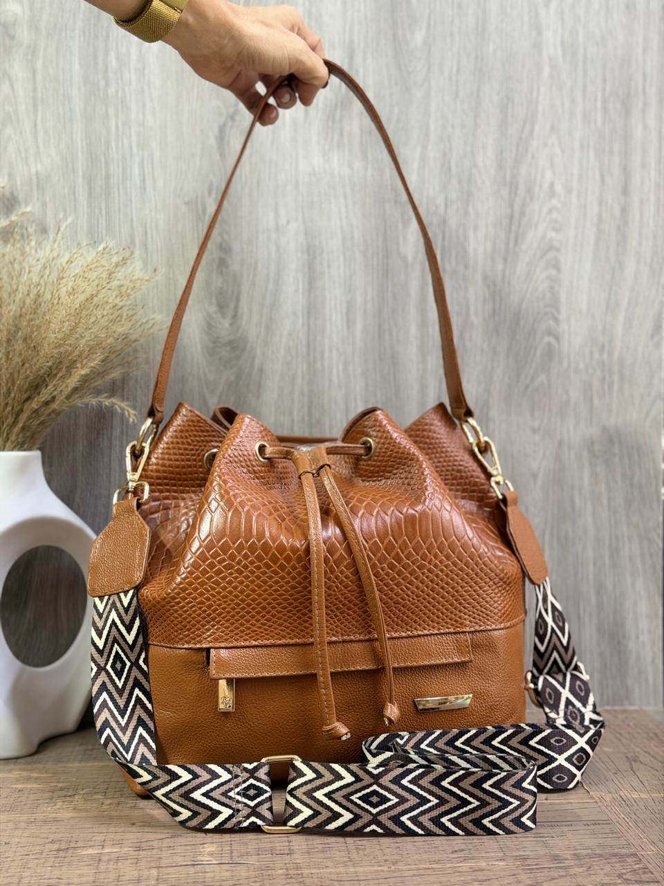 Tula Rayas MIU en Cuero para Mujer | Bolso Amplio y Elegante