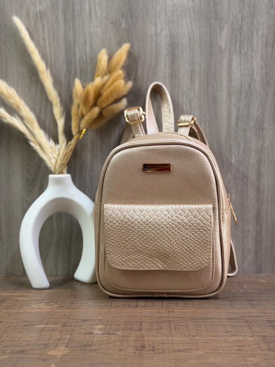 Morralito en Cuero para Mujer | Bolso Compacto Moderno y Elegante