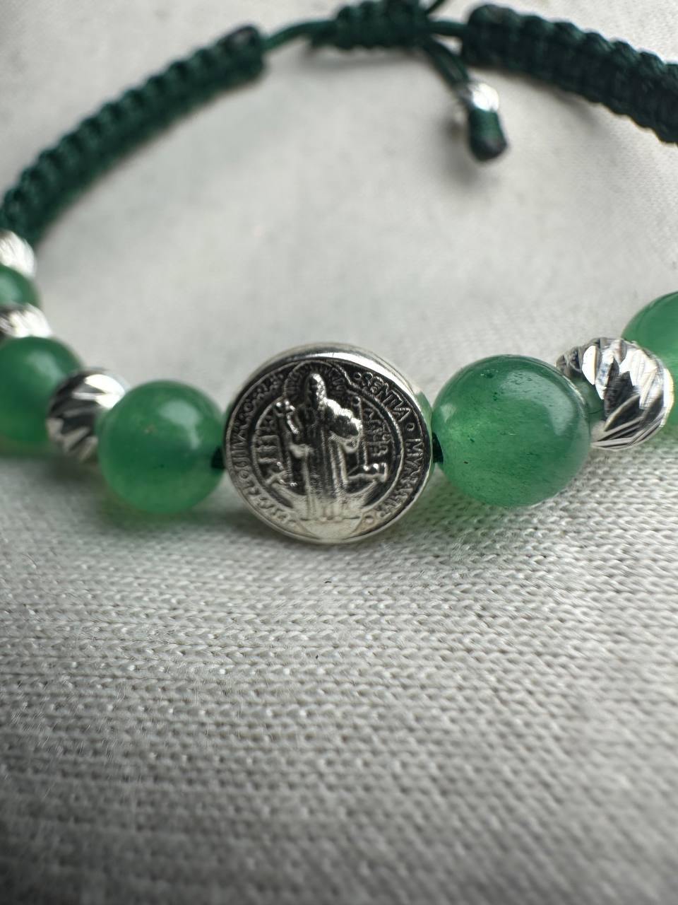 Pulsera de San Benito con Esmeraldas Naturales y Plata 925 | Protección y Diseño Artesanal Ajustable